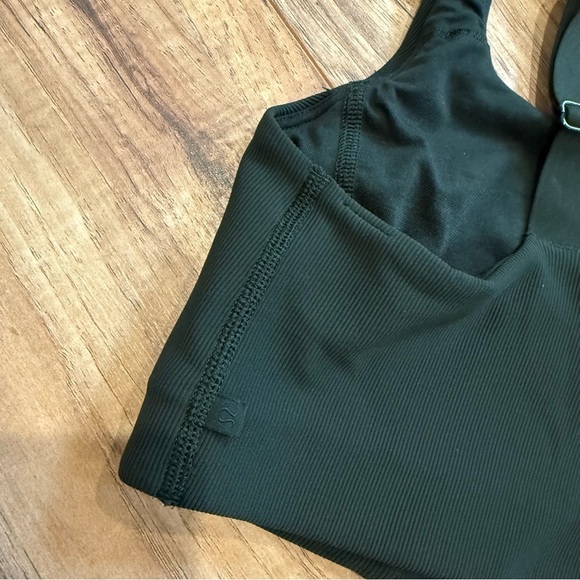 Lululemon Ribbed Train Bra *Medium Support, C/D Cups
Rainforest Green - Picture 6 of 7